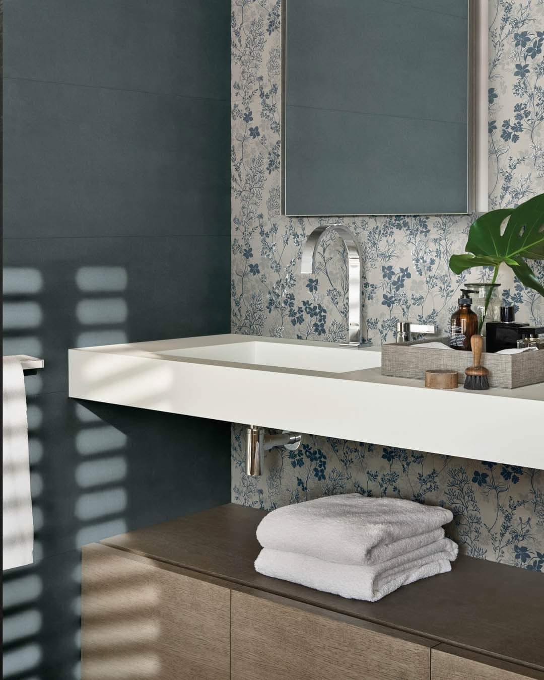 Dettaglio accessori e finiture bagno