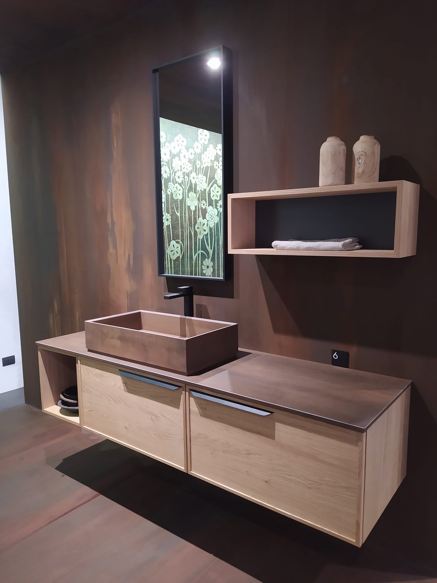 Allestimento bagno in showroom